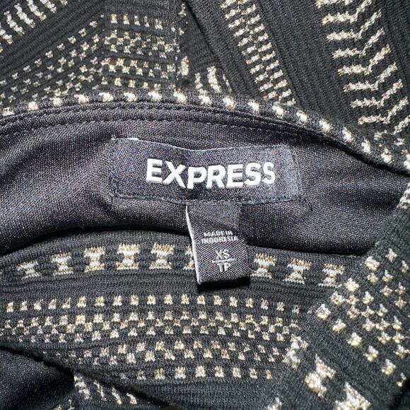 Express Women’s Metallic Crop Top Black Gold Geometric Pattern Size XS - Picture 7 of 8